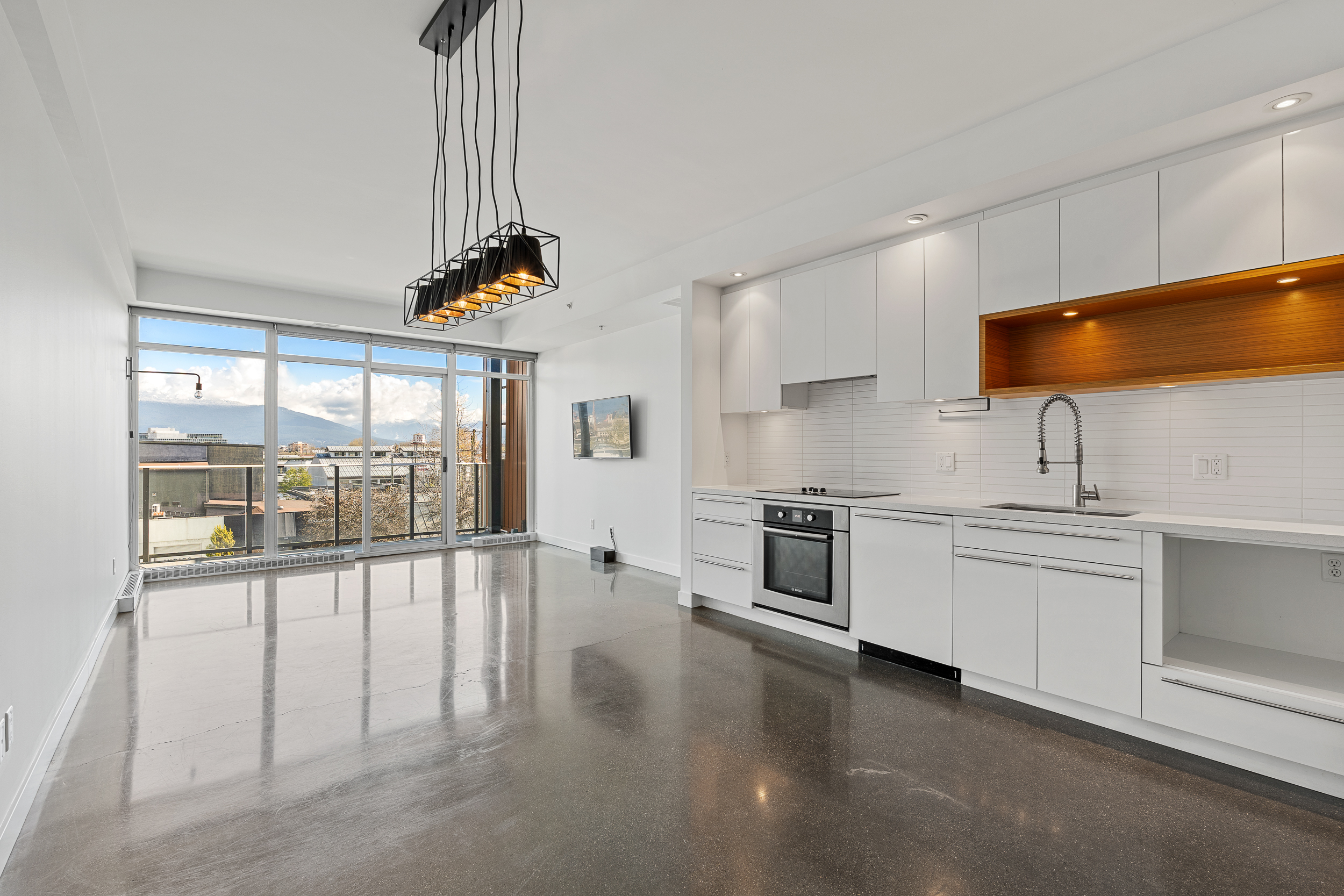 #417 - 256 E. 2nd Avenue